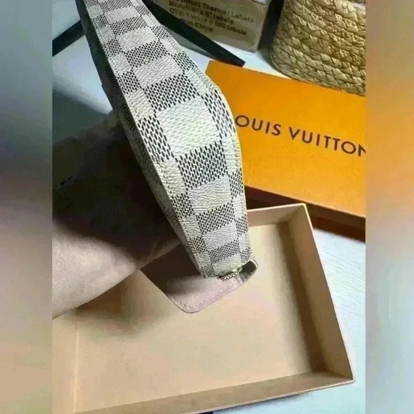 Louis Vuitton Damier Azur Felicie Handbag - Picture 5 of 16